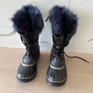 Sorel Black Boots with Navy Fur Trim Lace-Up Women's Winter Boots